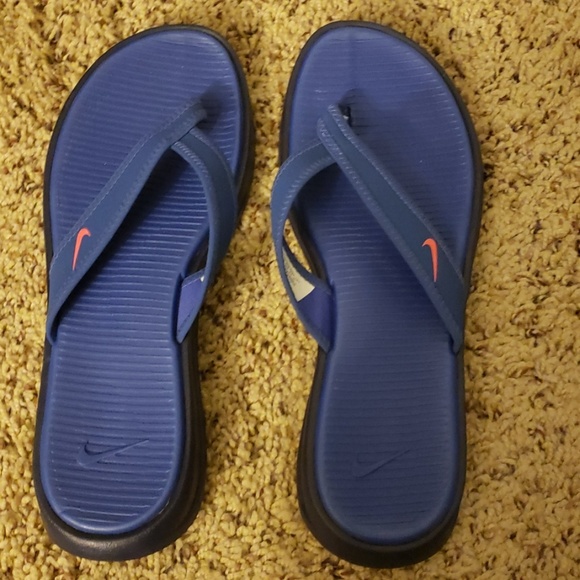 Nike Shoes - Nike flip flops Never worn
